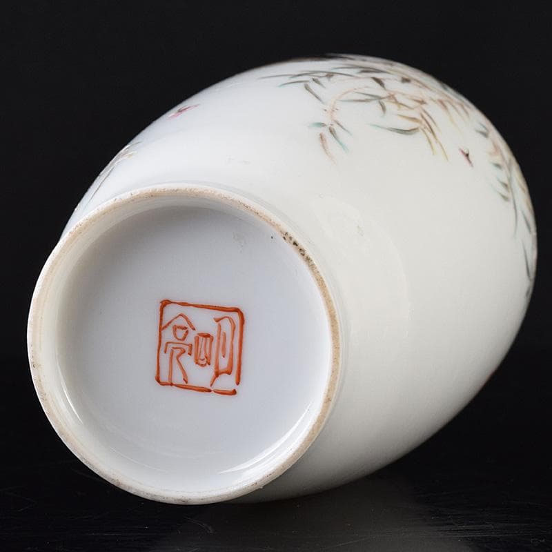 中国　粉彩　漢詩蝉文瓶　M　R8100