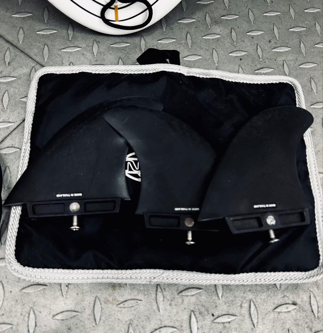 【美品】【フィン付属】ミッドレングス76NSP EPS