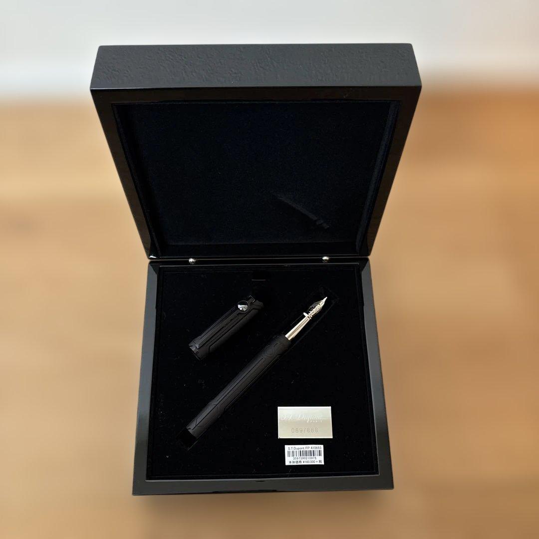 S.T. Dupont アーマーズ・オブ・トゥモロー万年筆(M中字)410693