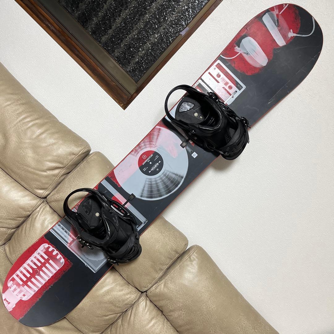 BURTON DESCENDANT 155 × BURTON CARTEL M