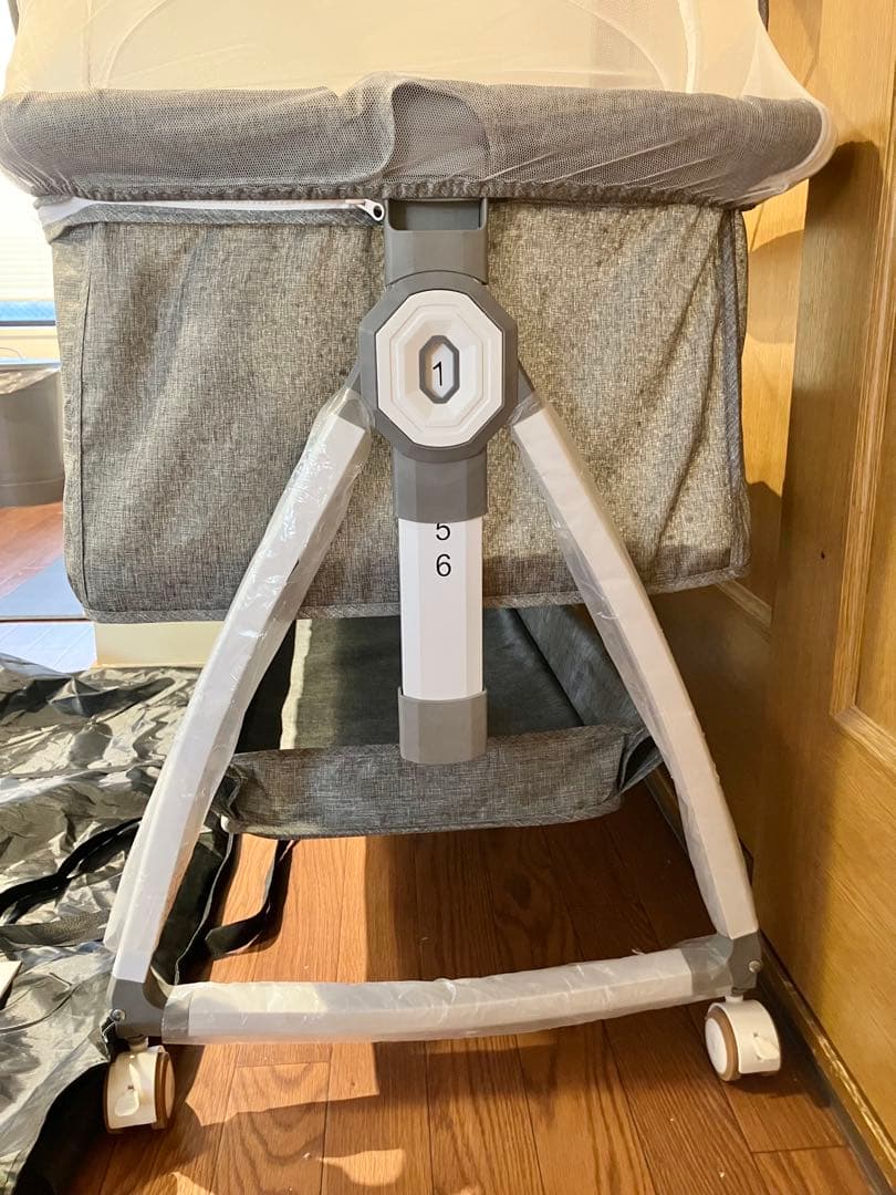 【ベビーベッド】添い寝タイプ／高さ6段調節・蚊帳・ゆりかご機能付き