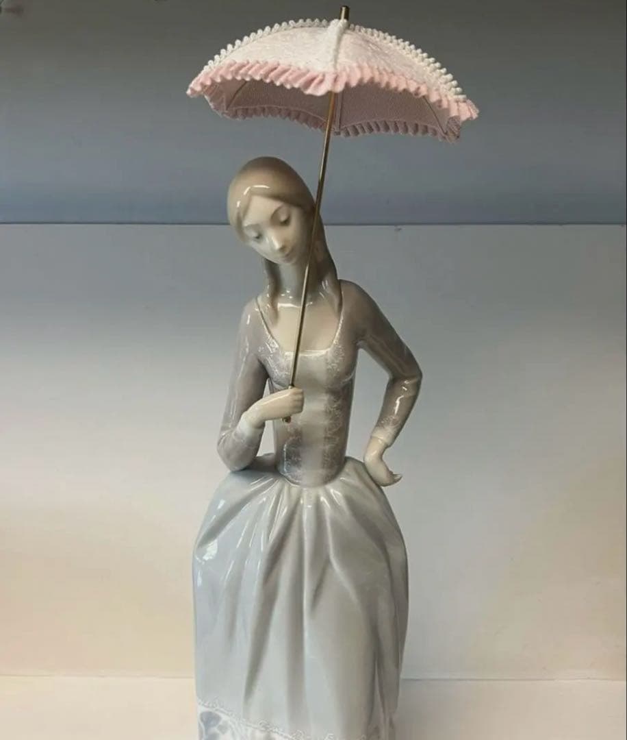 ※希少　リヤドロ　傘婦人