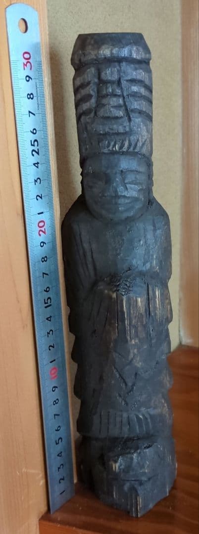 黒い木製彫刻 人形像 約30cm