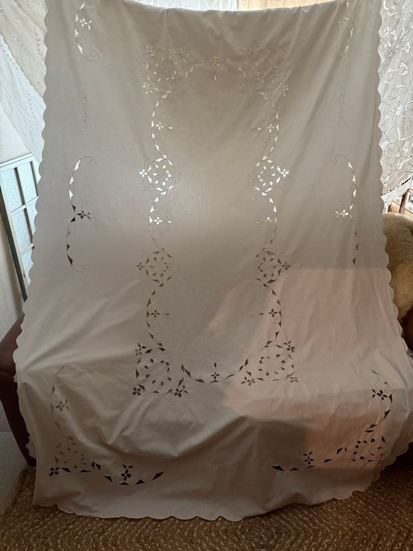 SALE❣️フランスアンティークஐ⋆*花柄刺繍の大判ベッドカバー⋆