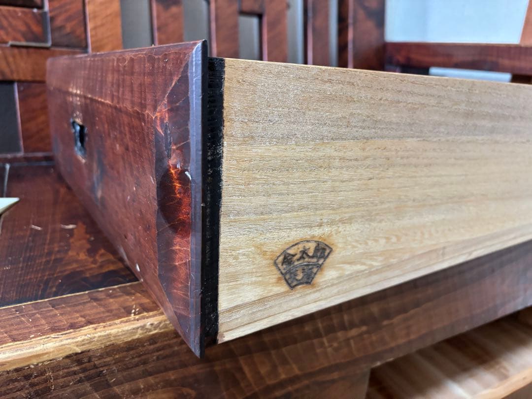 矢澤金太郎　無垢材の格子の長椅子　アンティーク