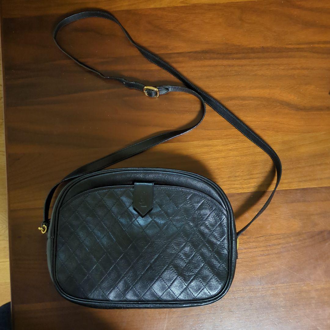 【極美品】イブサンローラン キルティングショルダーバッグ レザー 斜め掛け 黒
