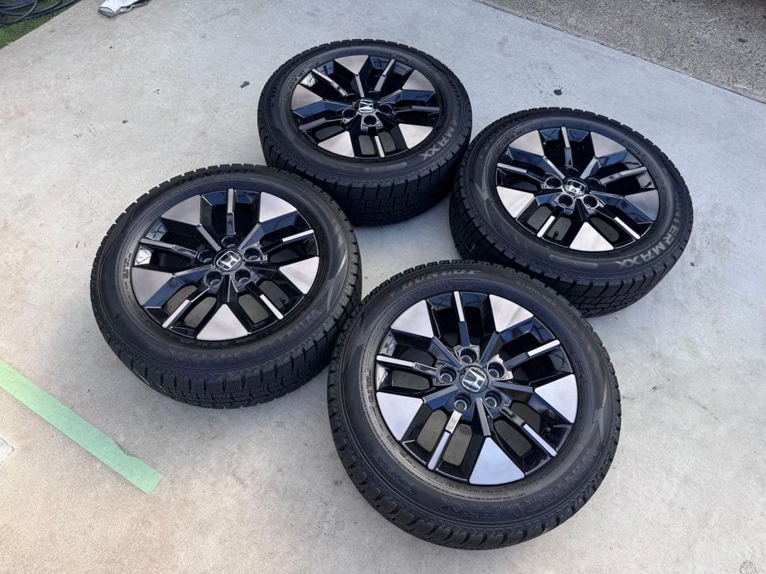 ステップワゴン　RP6,7,8 スタッドレスタイヤ　バリ溝