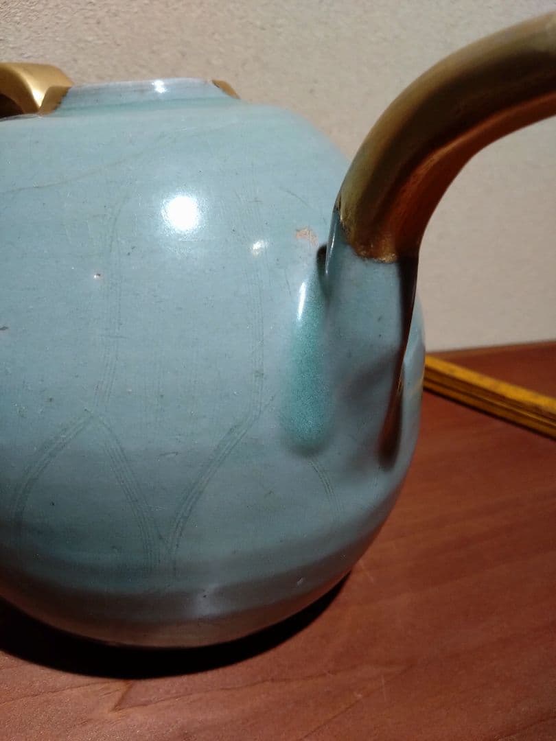 高麗青磁 線刻 水柱