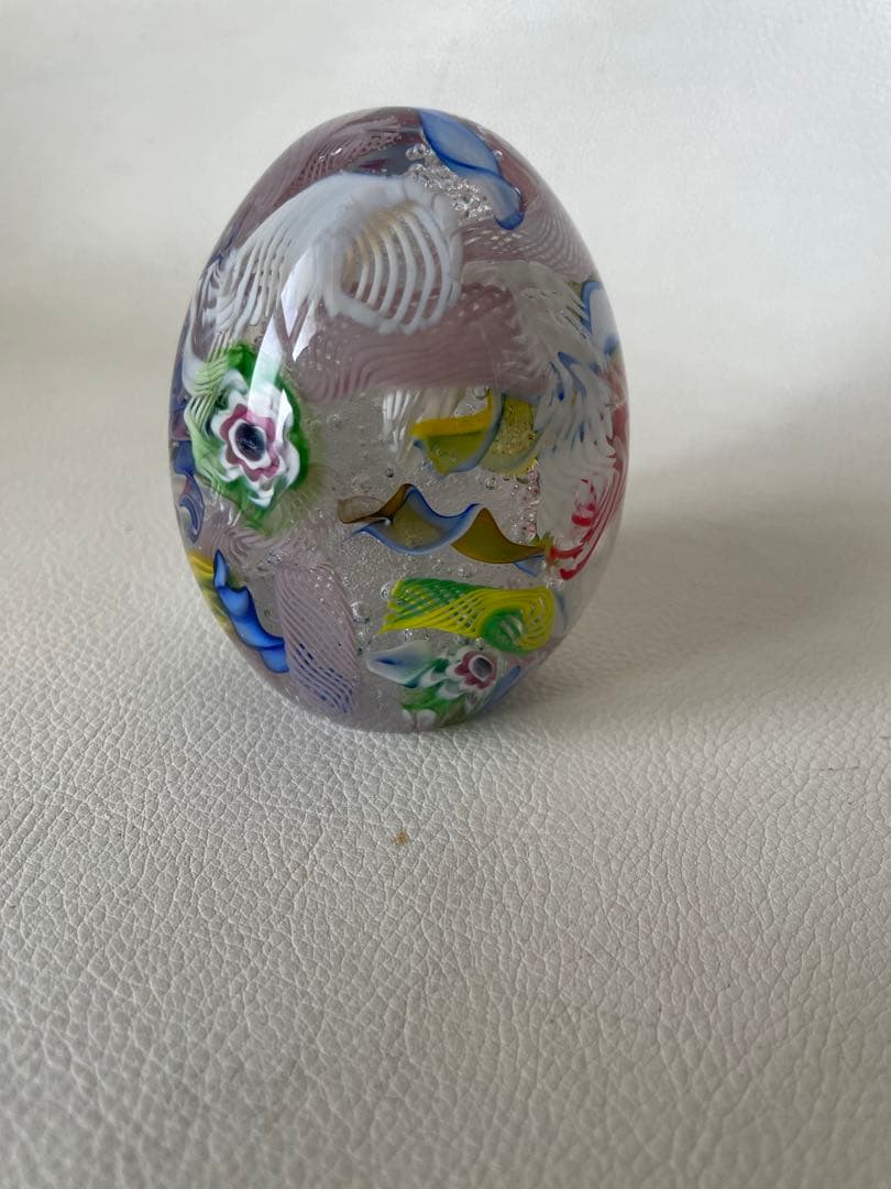 ベネチアンガラス エッグ型 ペーパーウエイト 文鎮 ラッティチーノ模様 ツイスト