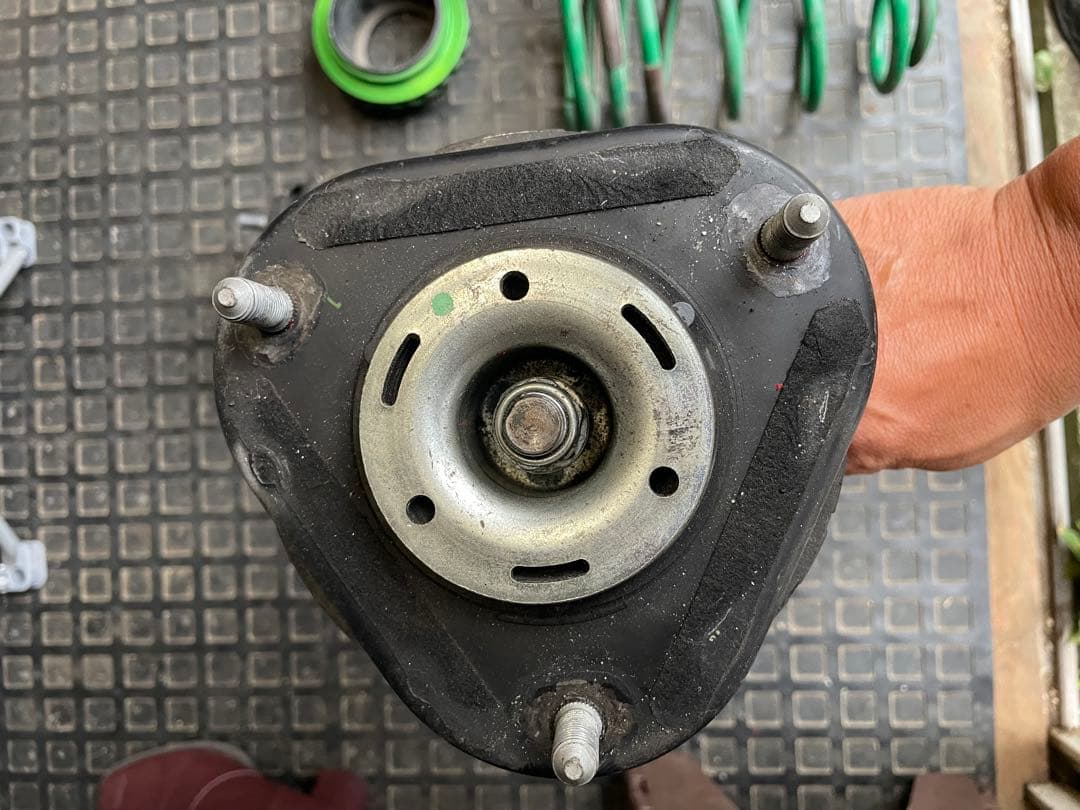 ゆ*様 テイン プリウスα 40 ストリート ベイシスZ 車高調