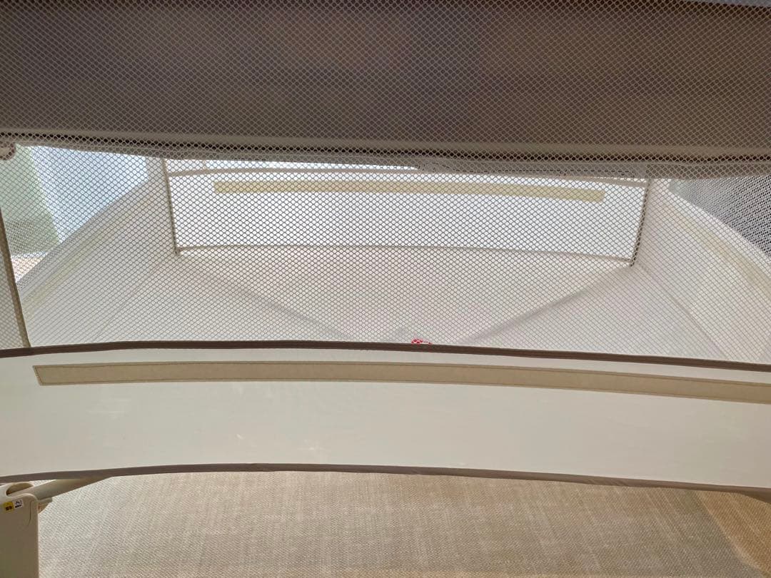 【美品】アップリカ　ココネルエアープラス ホワイトベージュ