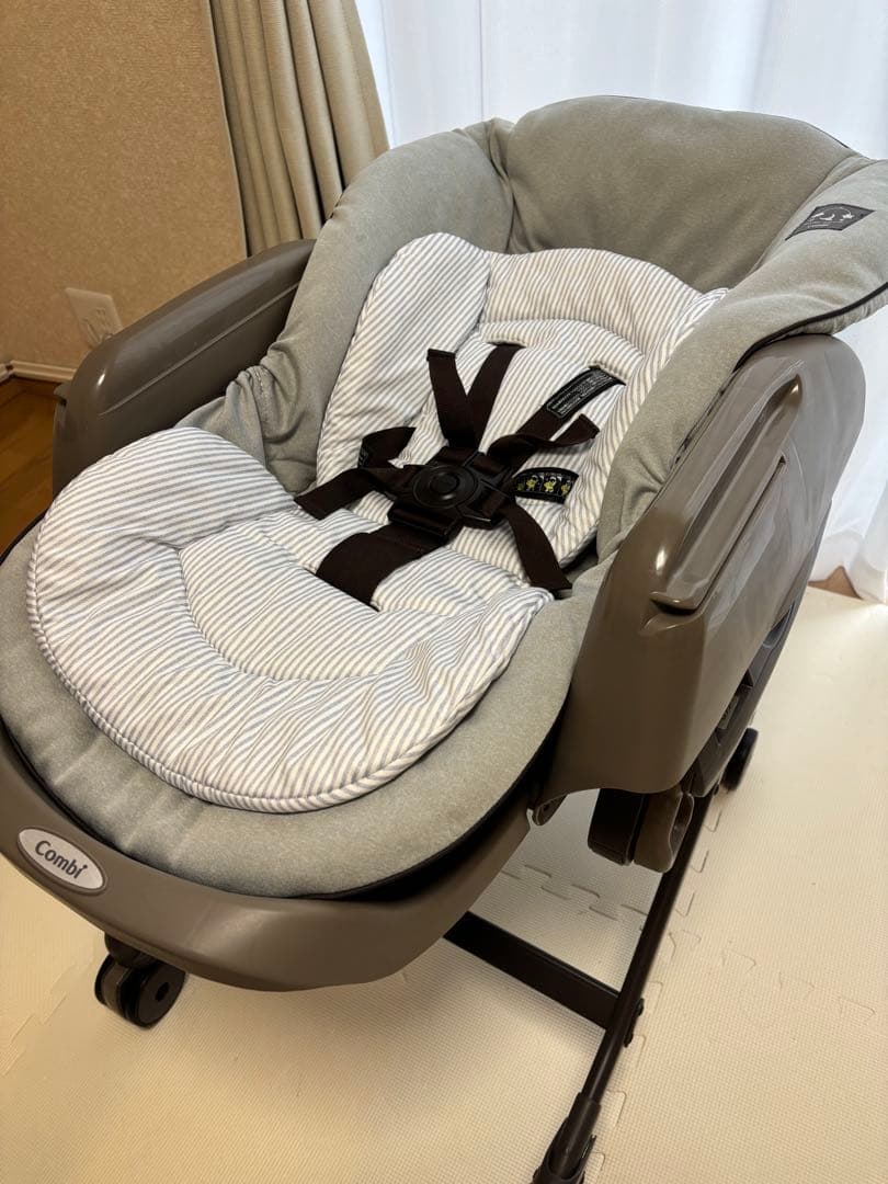 最終値下げ！コンビ　ネムリラ手動　アカチャンホンポ限定デザイン