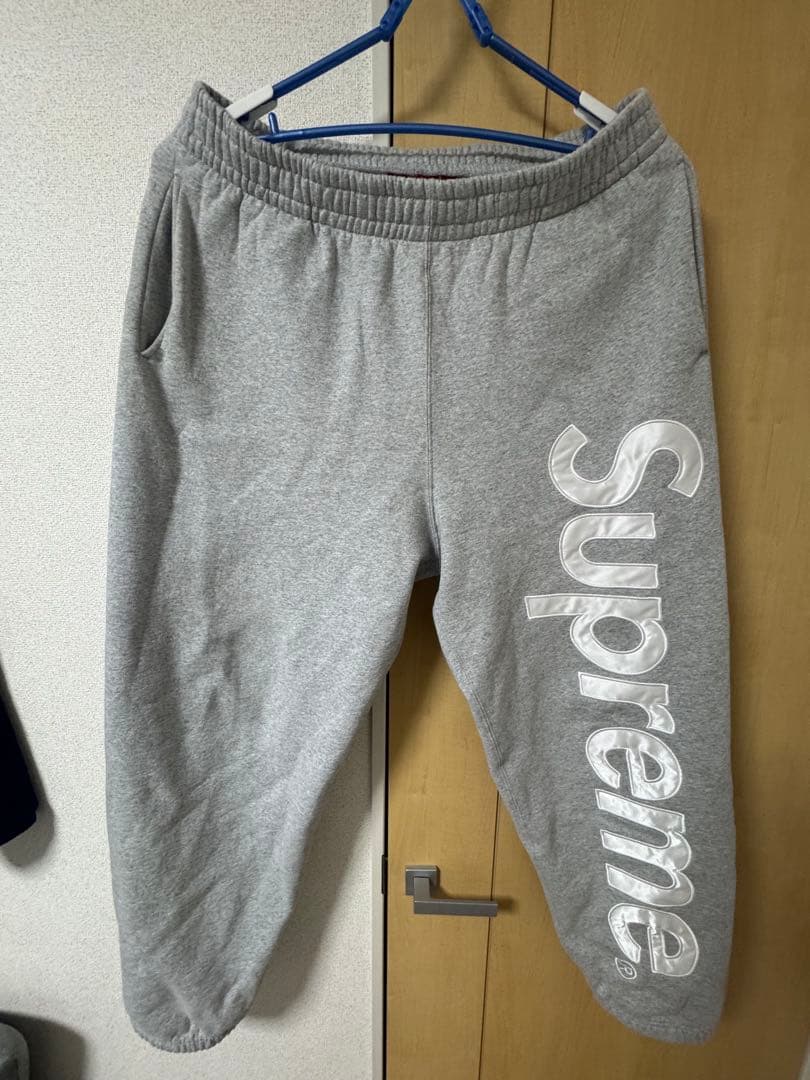 Supreme グレー スウェットパンツ