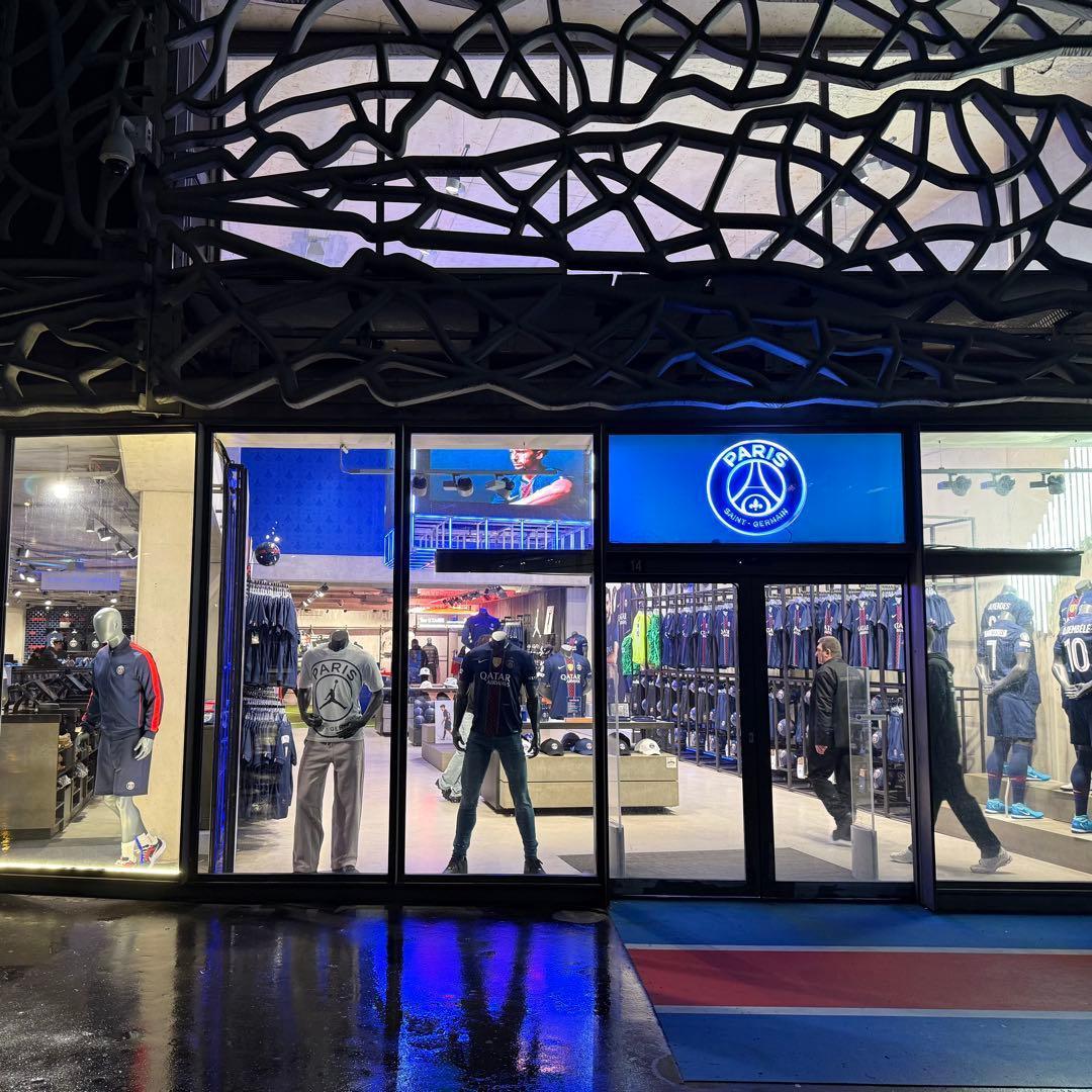 日本未発売 PSG パリの公式ストアで購入　プレマッチシャツ 23-24