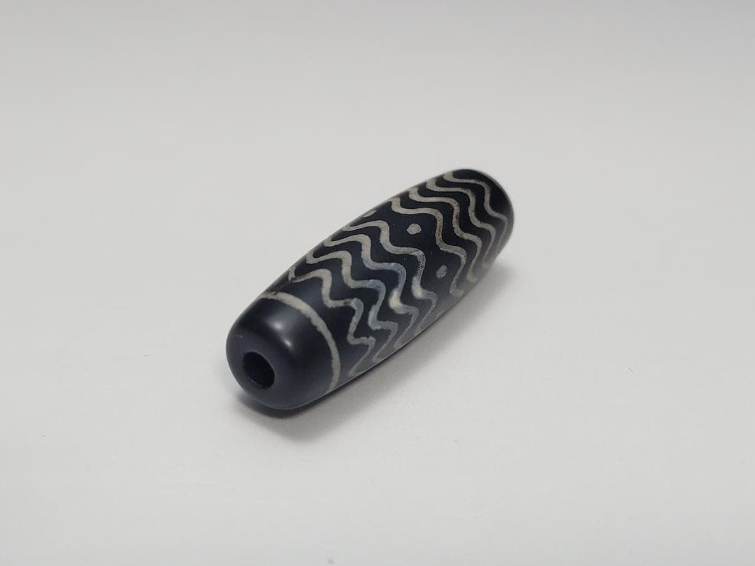 古代 黒瑪瑙 流れ文 ビーズ 玉 装身具 時代物 幅約3cm