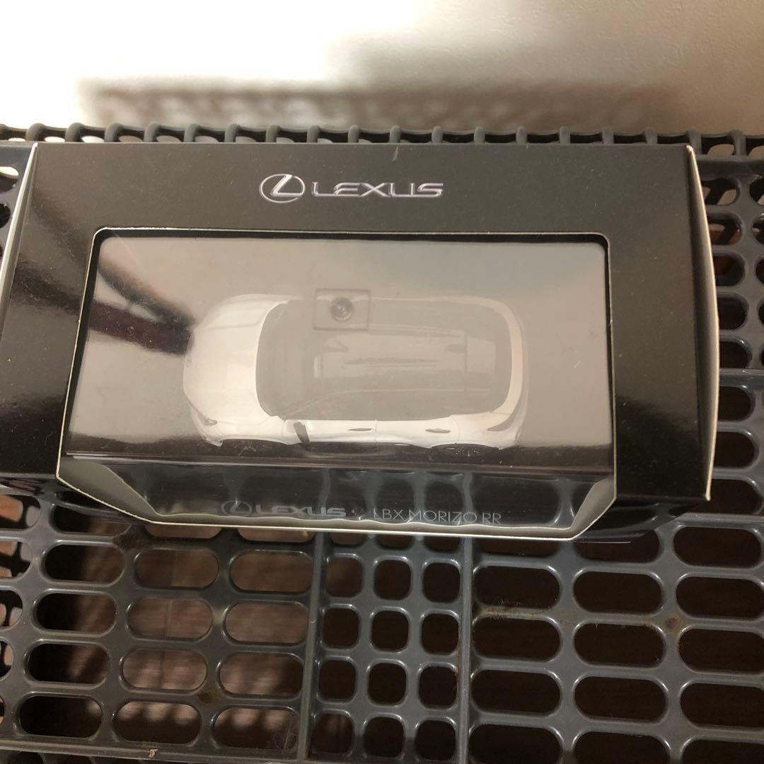 京商 1/43ミニカー レクサスLBX ホワイト