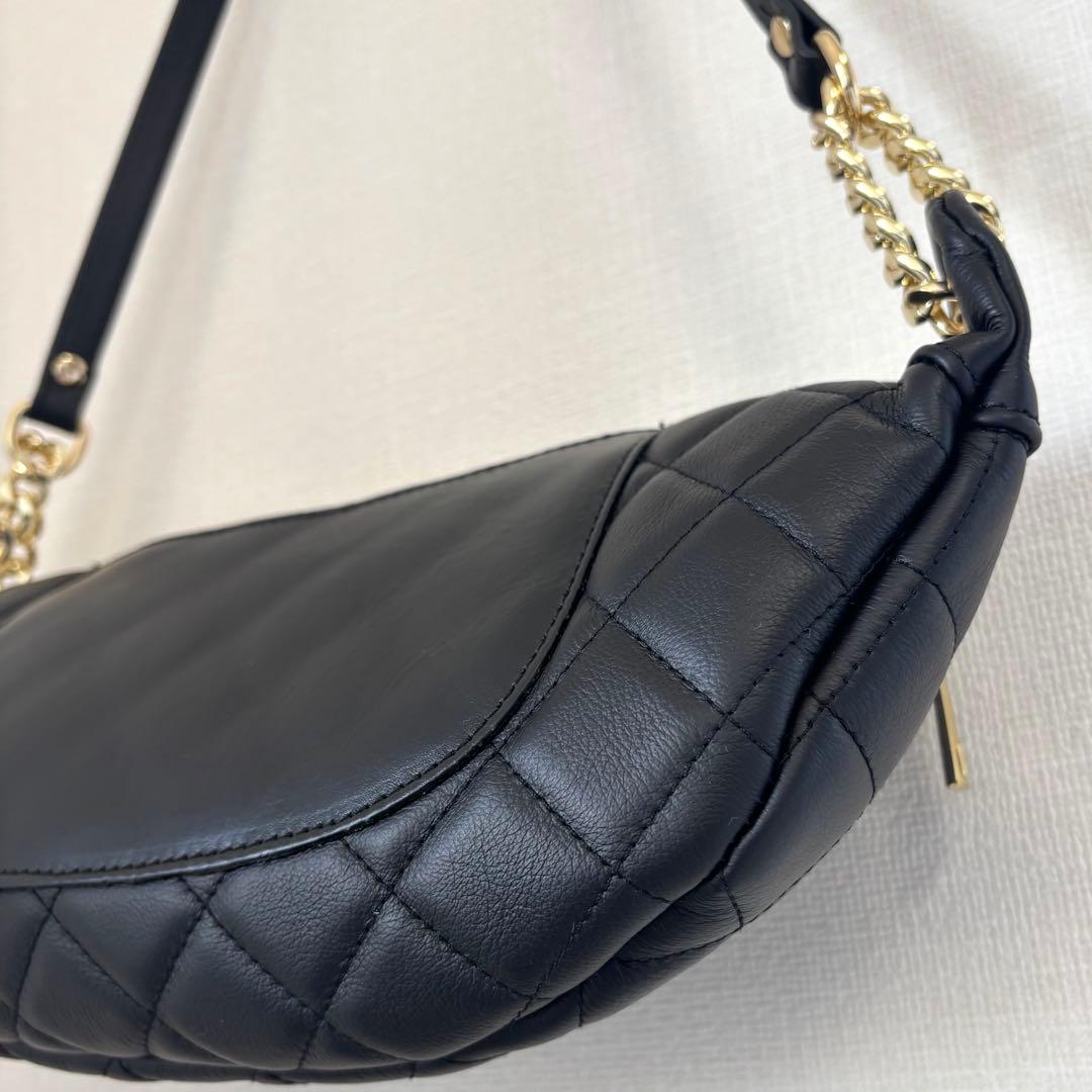 新品未使用　オウレンティ　キルティング　レザー　ボディバッグ　軽量　ブラック