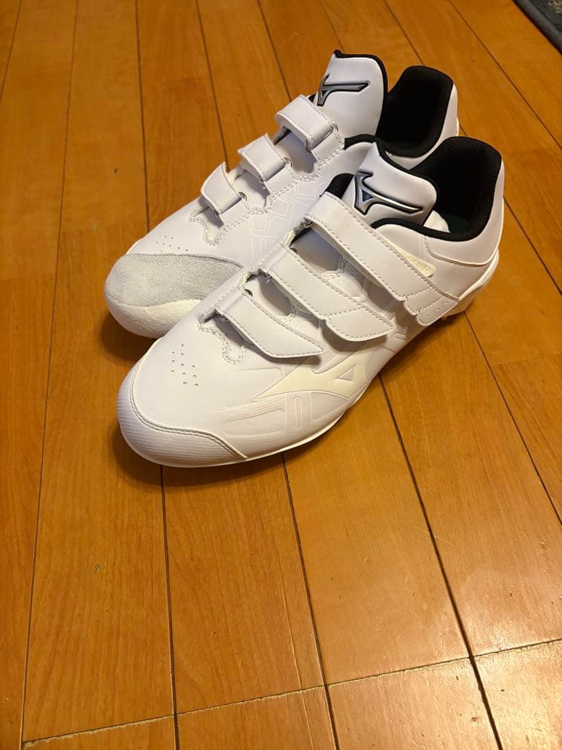 ホワイトスパイクシューズ ベルクロ式