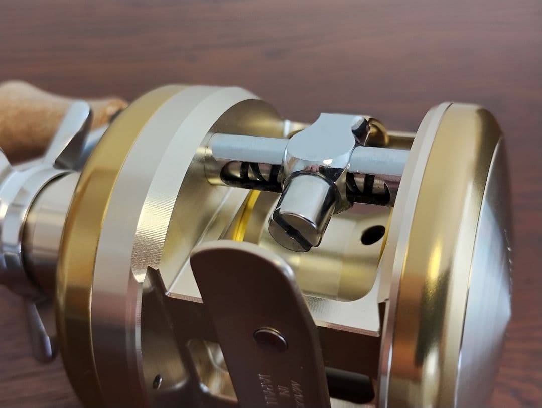 ダイワ　DAIWA　ミリオネア　CVZ205