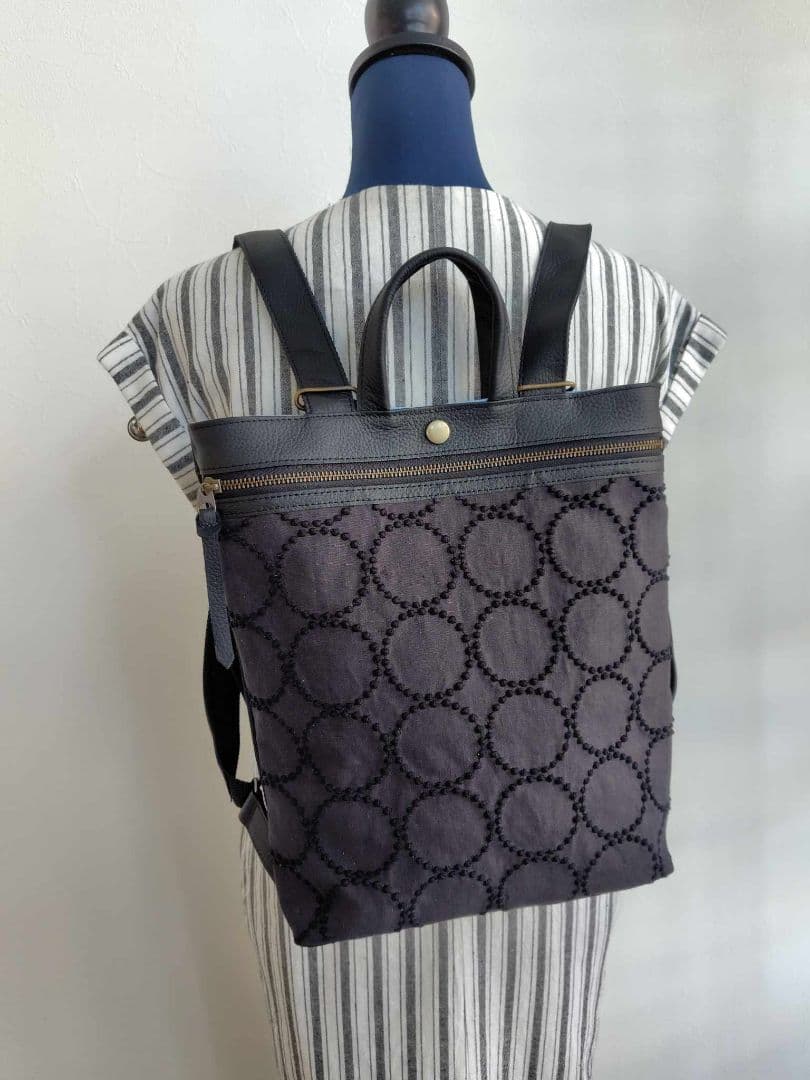 ミナペルホネン/tambourineタンバリンチャコール/A４サイズリュック