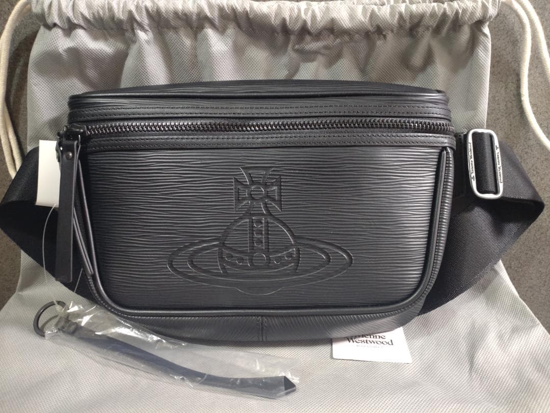 Vivienne Westwoon　バッグ· ボディバッグ　フロウ黒