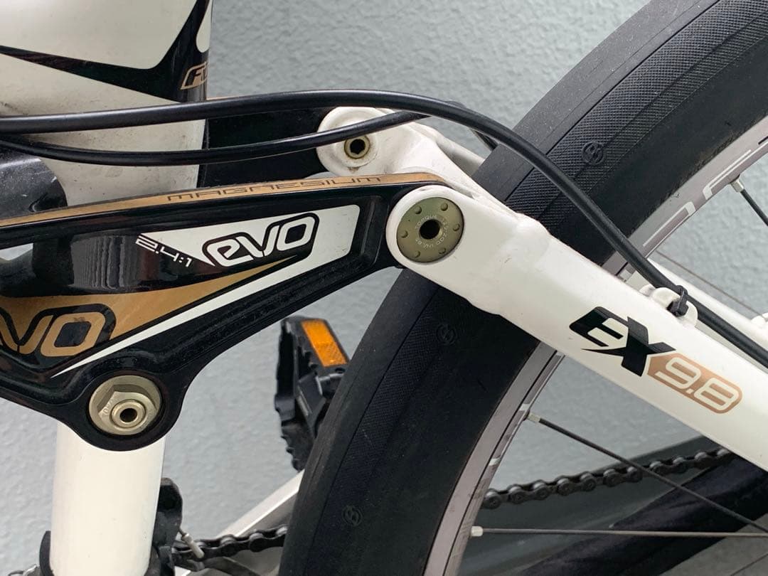 トレックのフルサスペンションマウンテンバイク「Trek Fuel EX9.8」