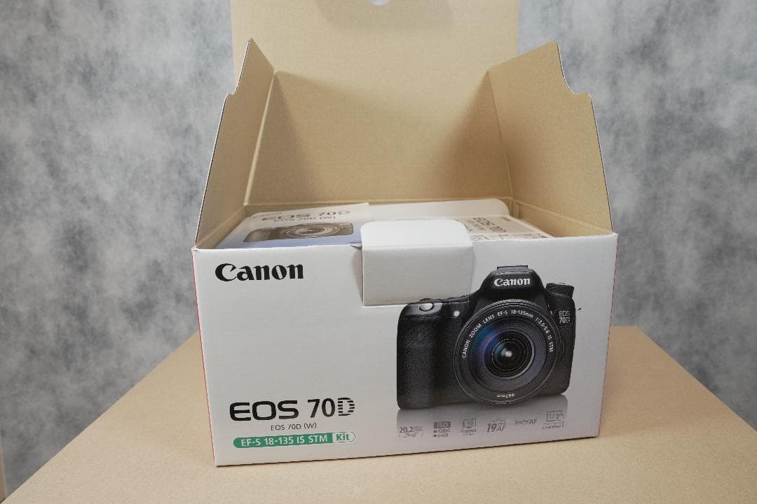 Canon EOS 70D EF-S 18-135レンズキット＋レンズフード