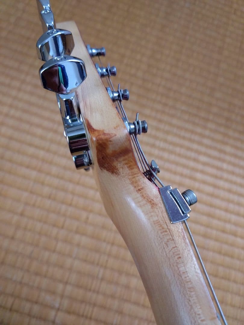 価格交渉ご自由に!ギター。赤虎目