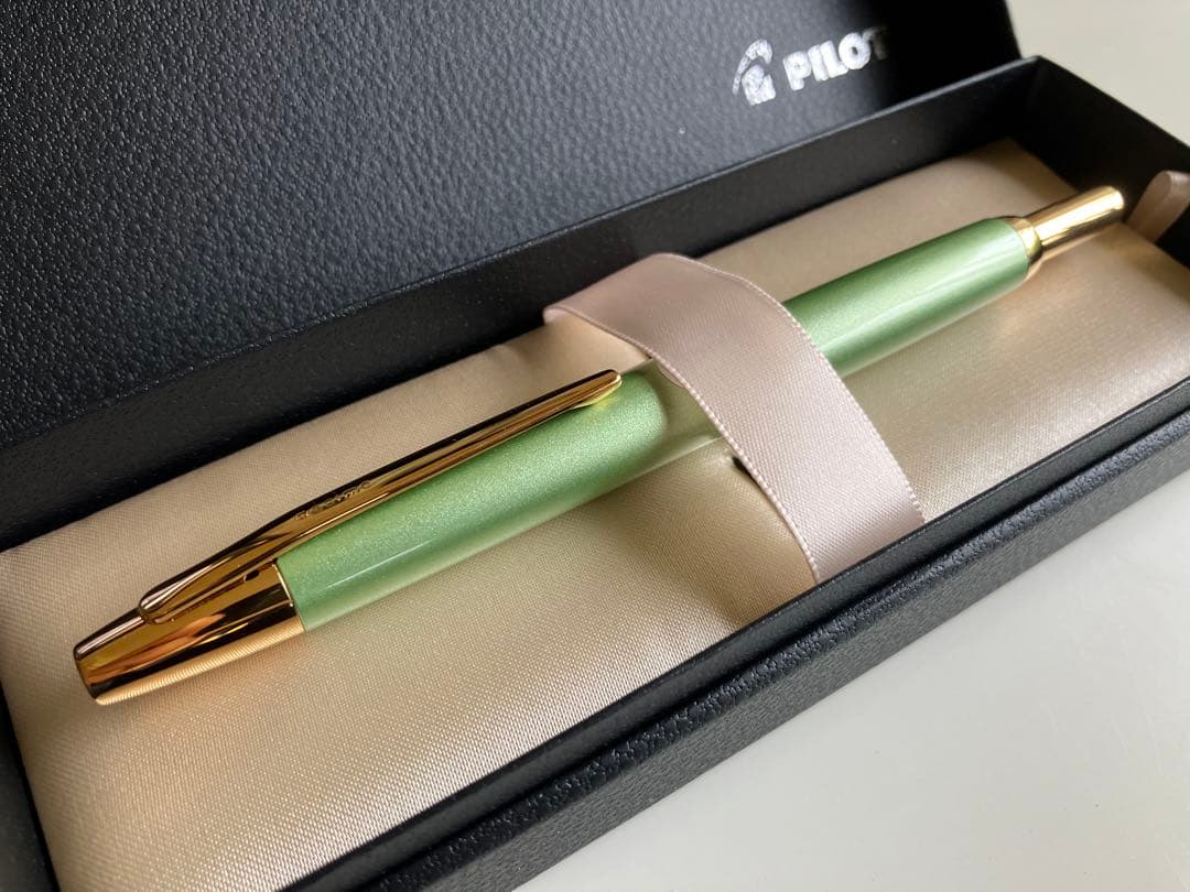 PILOT キャップレスデシモ 2019年限定色 メタリックソフトグリーン M