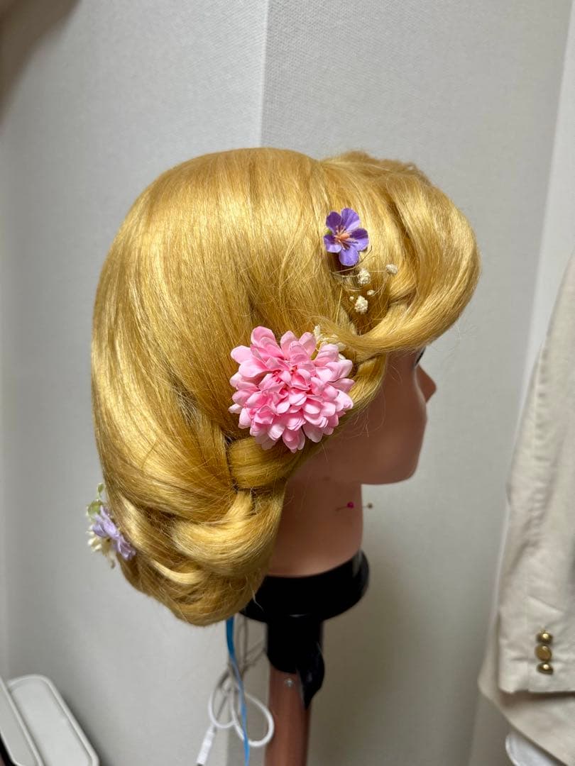 年末限定値下げ！ラプンツェル風ウィッグ/軽量・950g/光るウィッグ