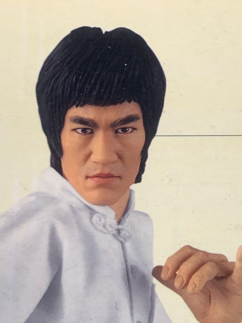 1/6ブルースリーフィギュア　メディコムトイ