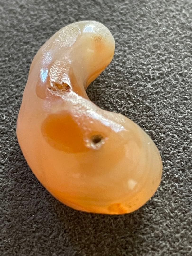 古墳時代 瑪瑙勾玉 古代装身具 出土品