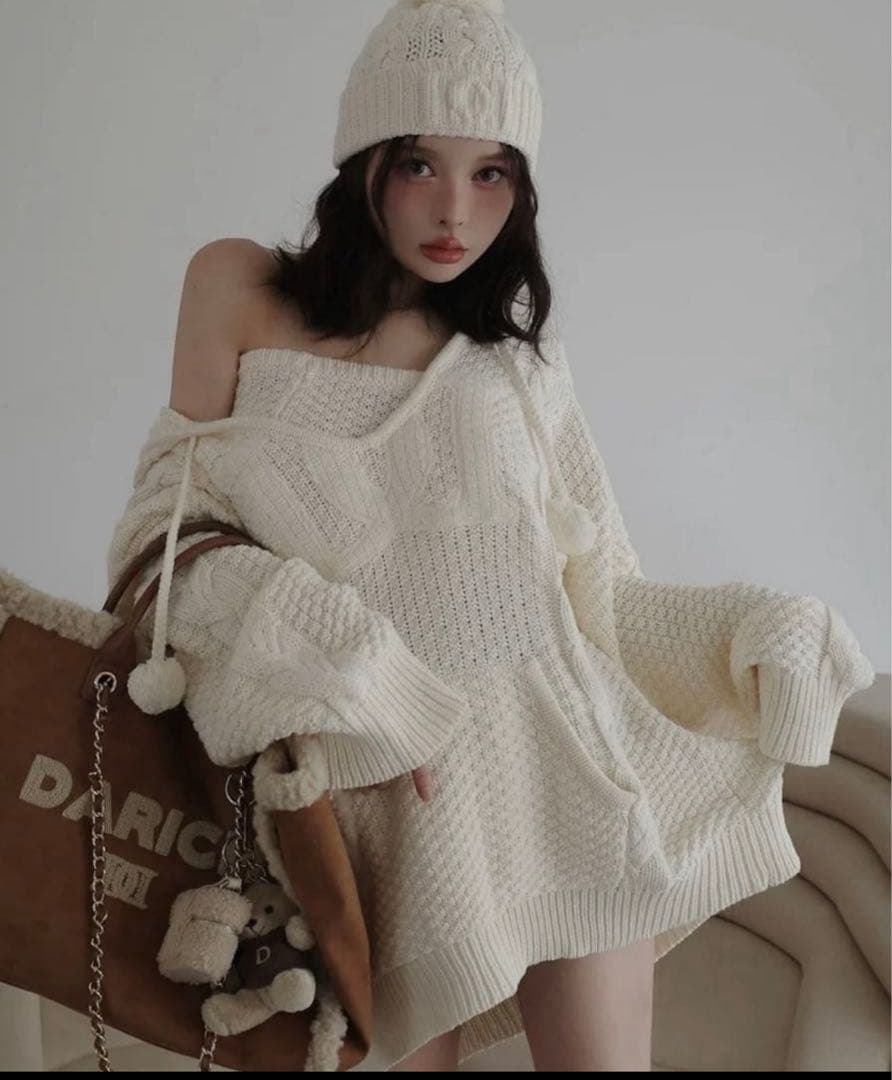 ケーブルDDロゴVネックニットフーディ