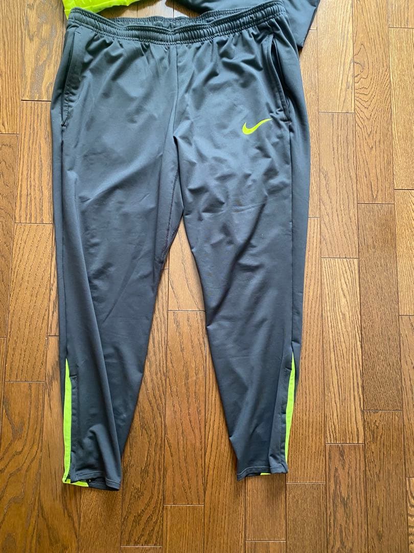 モ*ー様 Nike Therma-Fit ハーフジップドリルトップ ストライクK
