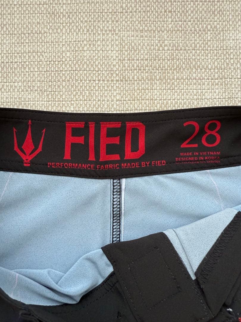 FIED サーフパンツ サイズ28 ブラックレッド