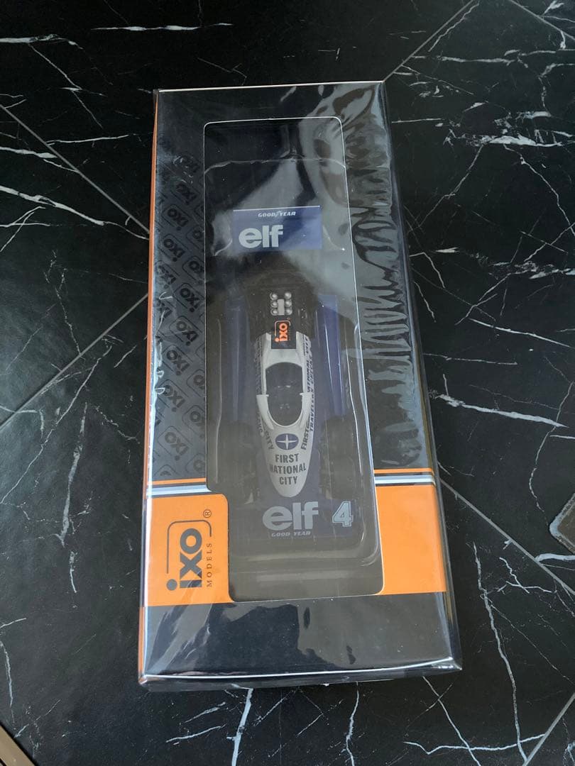 日本未発売　ビッグスケールF1コレクションtyrrell P34 /2 1/24