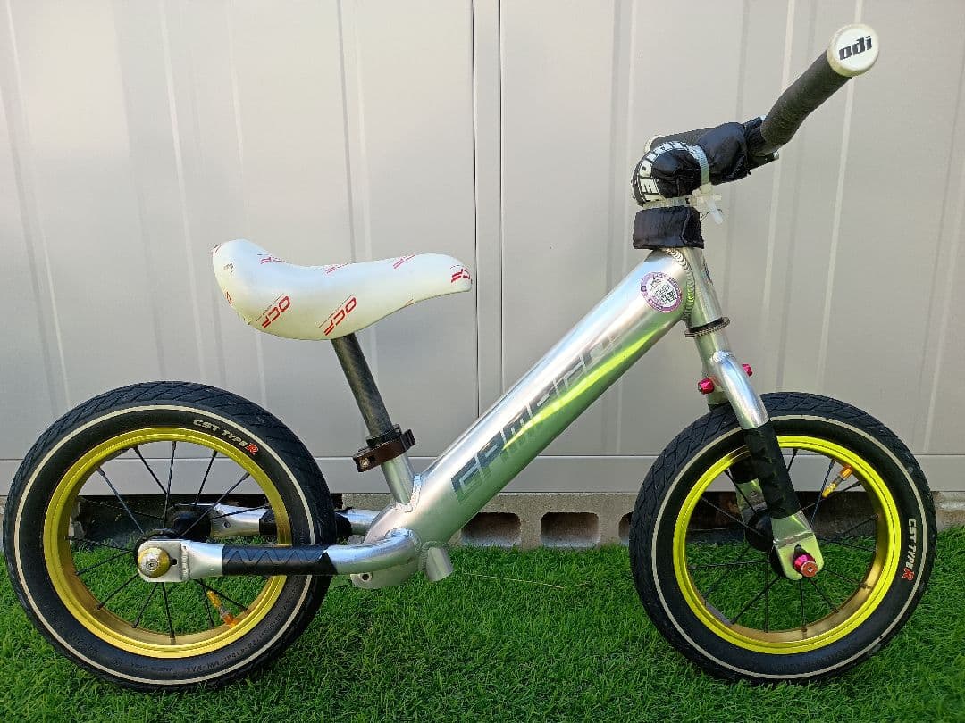 早い者勝ち　値下げ　ストライダープロ ゴールド＆メッキ2台セット　愛知　引取限定