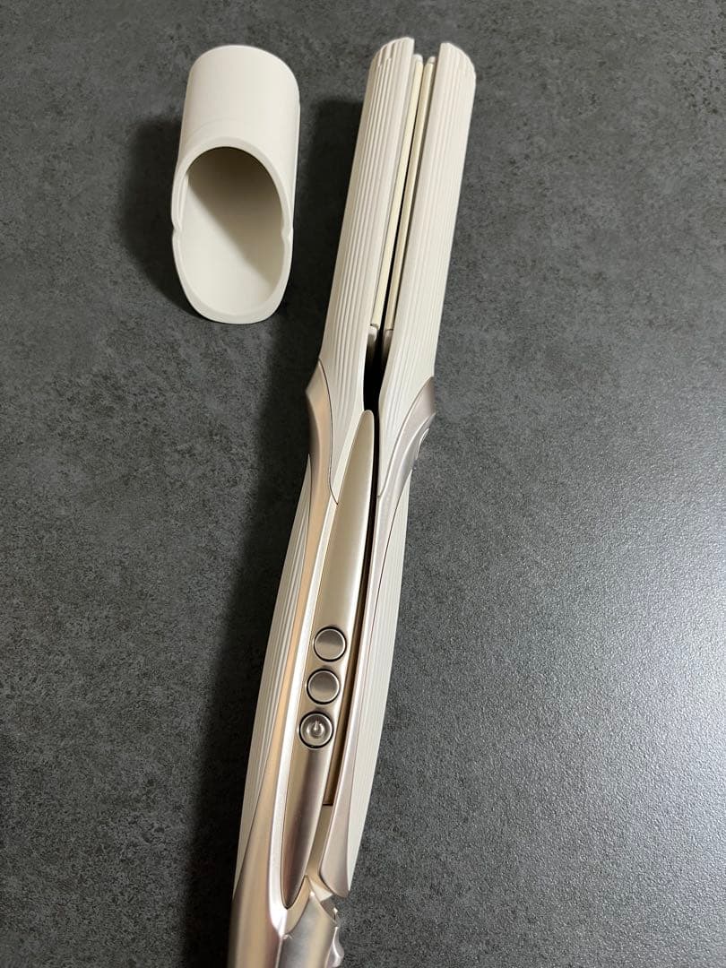 kmyum　リファストレートアイロン