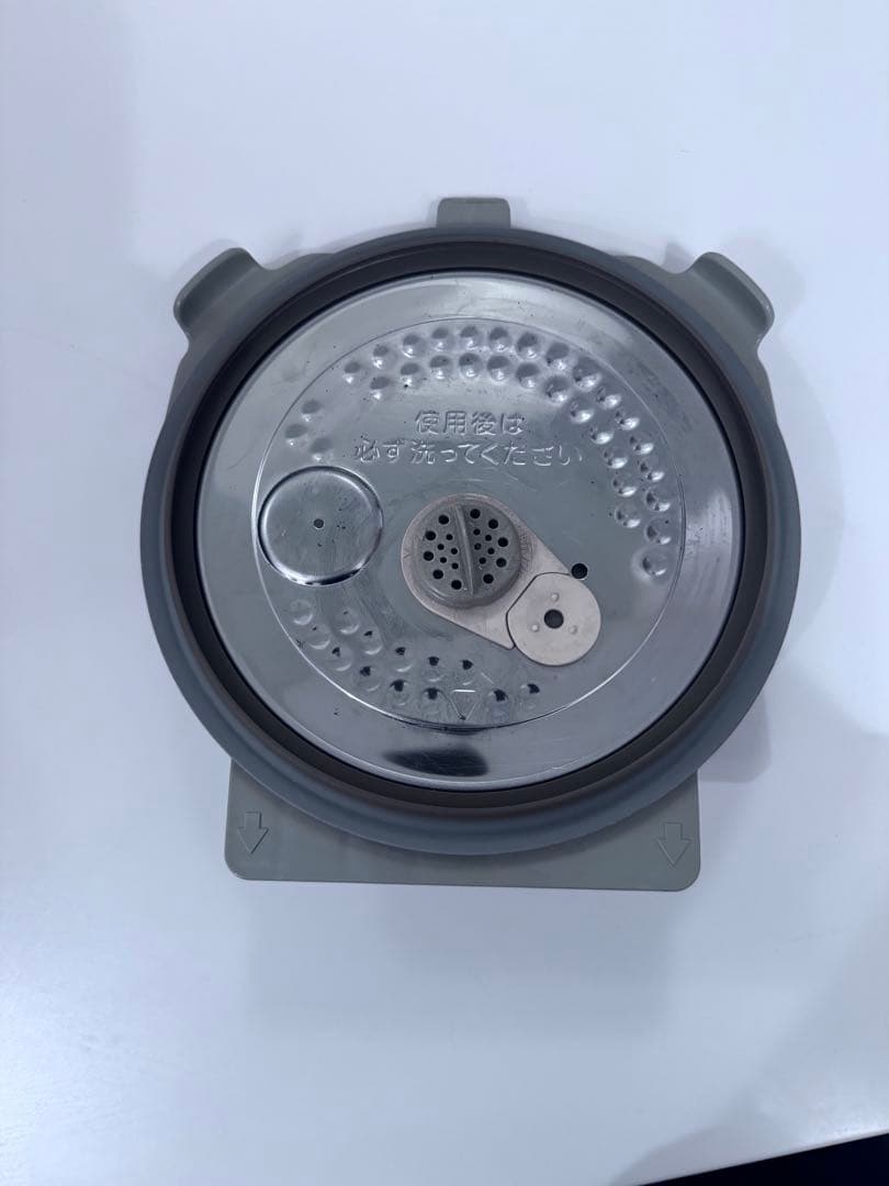 【リサ】東芝　RC-10VXL 真空圧力IHジャー炊飯器、5.5合炊き