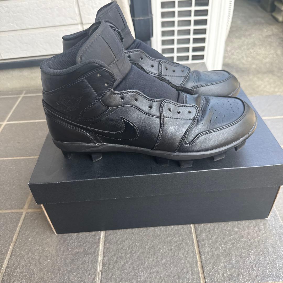 Nike ブラック ハイカット スパイク