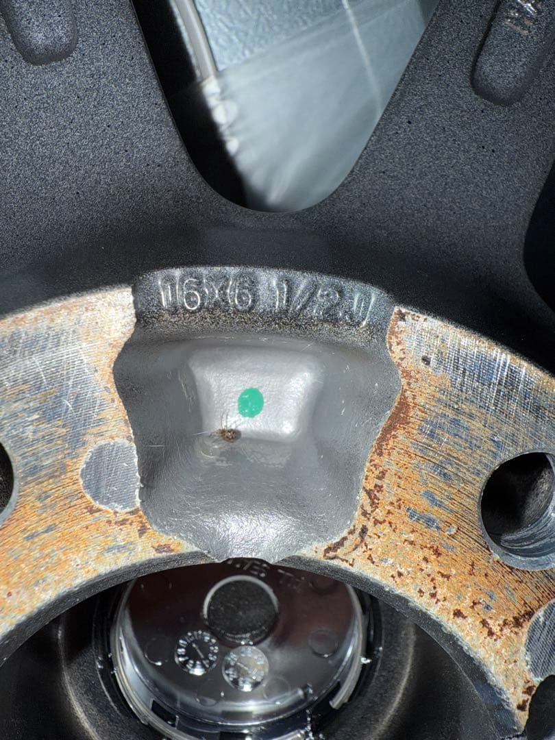 スタッドレスタイヤ　F:6.5J-16/R:6.5J-16