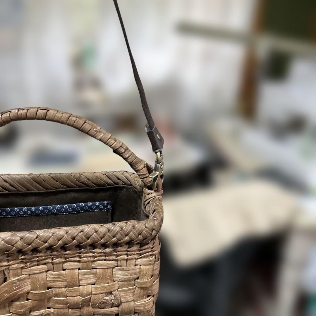 国産やまぶどうバック　　　23000円までならお下げします