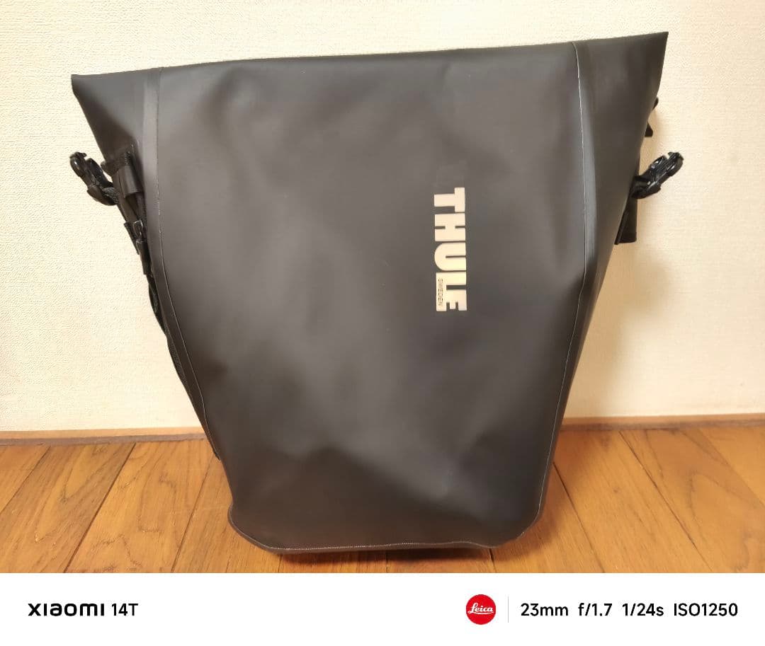 【極美品】THULE/ shield pannier 17L バックパック
