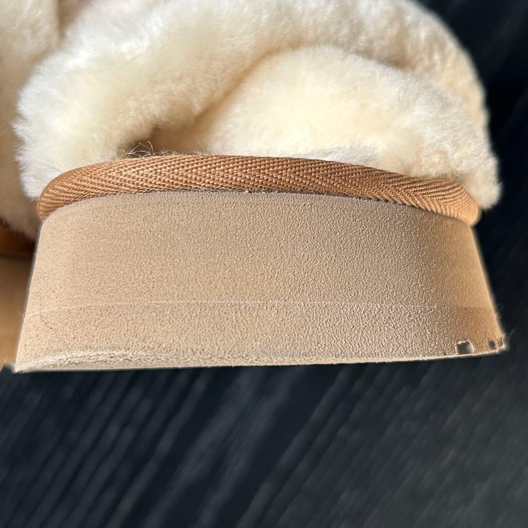 UGG サンダル 24cmベージュ・ホワイト 1121550