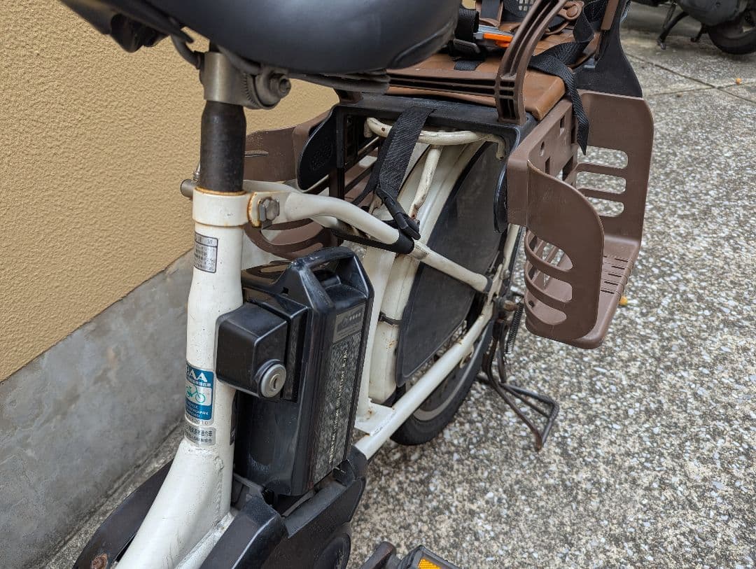 電動アシスト自転車　ヤマハ　パスバビー　白　子供乗せ