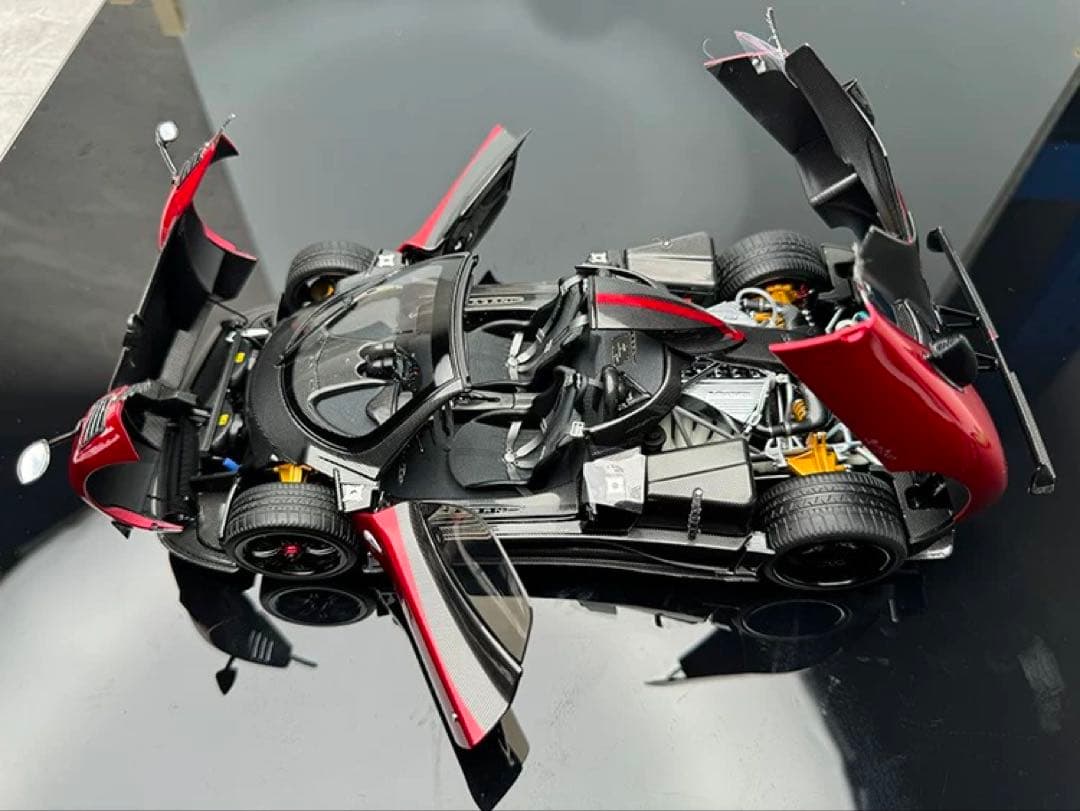 全開閉！Almost Real 1/18 パガーニ ゾンダ ミニカー 当日発送