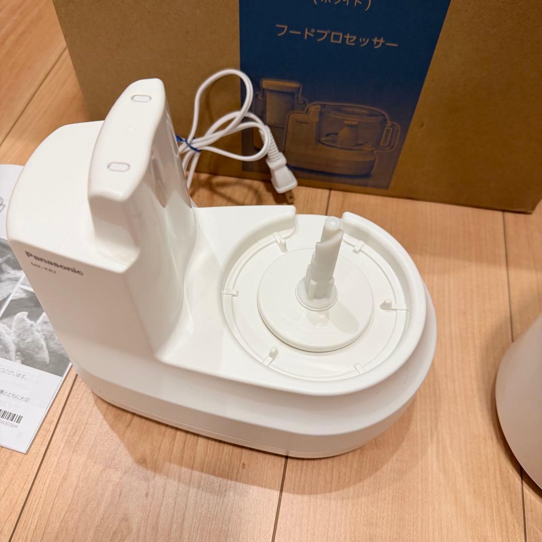 【美品】Panasonicフードプロセッサー MK-K82-W ホワイト調理家電