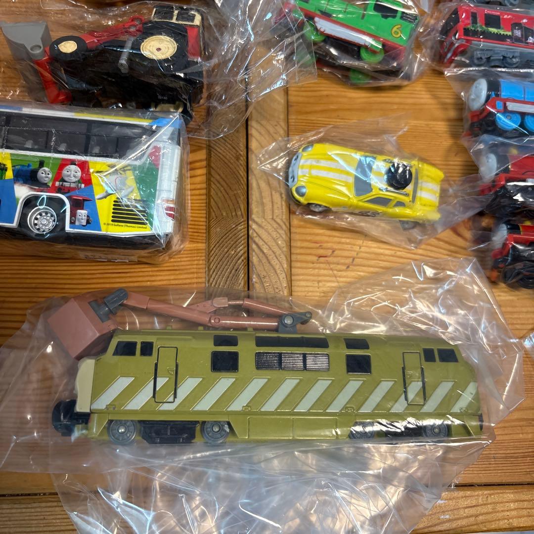 2333.きかんしゃトーマス商品33台まとめ売り