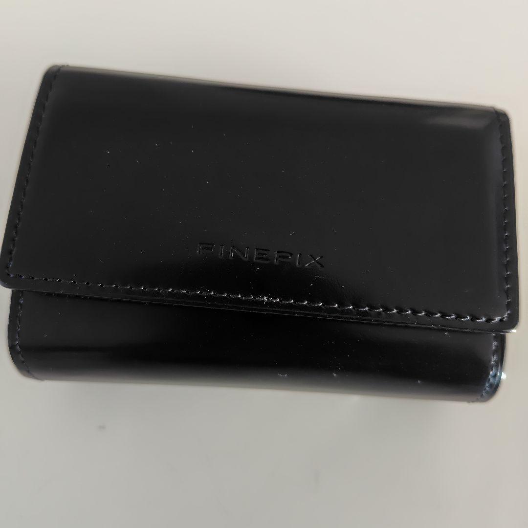 デジカメ　デジタルカメラ　FINEPIX F70EXR FUJIFILM