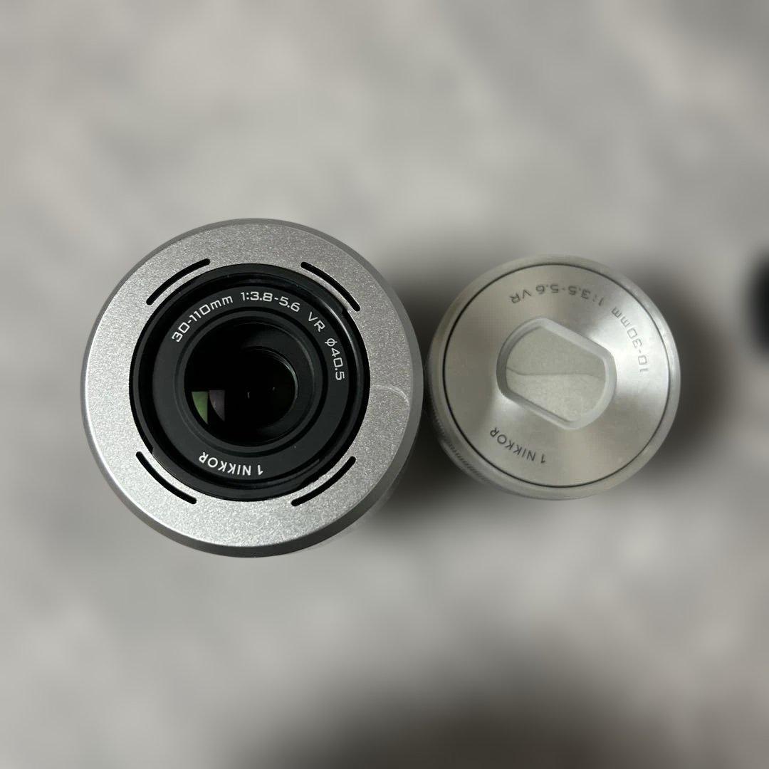 「美品」Nikon 1 J4 ミラーレスカメラ ダブルズームキット